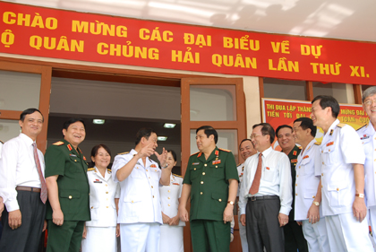 Bàn các giải pháp lãnh đạo hoàn thành tốt nhiệm vụ trung tâm