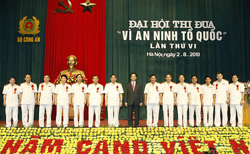 Cán bộ, chiến sĩ CAND phải phát huy cao nhất tinh thần trách nhiệm, đi đầu trong các phong trào thi đua yêu nước