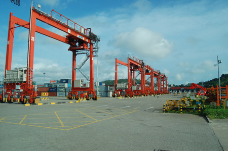 Cảng Xi-ha-núc-vin hôm nay