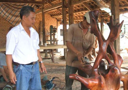 Ông Tính đánh giặc giỏi, làm kinh tế “khùng”