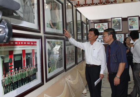 Triển lãm ảnh “101 khoảnh khắc về vị tướng huyền thoại Võ Nguyên Giáp