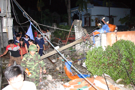 Lốc xoáy làm một người chết, 59 người bị thương