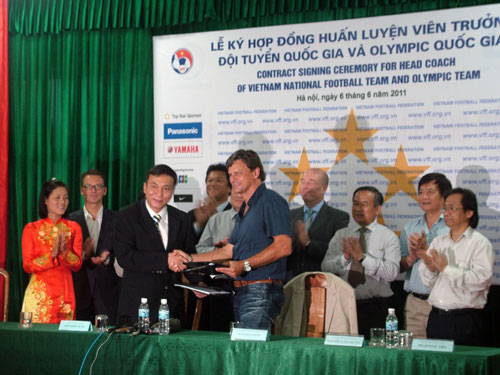 HLV Falko Goetz: Tôi sẵn sàng chấp nhận thử thách và sức ép