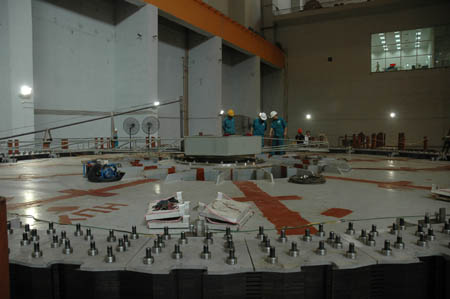 Về đích với tốc độ 4 tháng/1 tổ máy