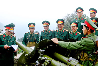 Bộ tư lệnh Quân khu 4 kiểm tra SSCĐ và chúc Tết các địa phương, đơn vị