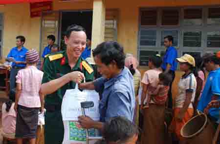 Phát triển đồng hành cùng đồng bào trên vùng biên giới