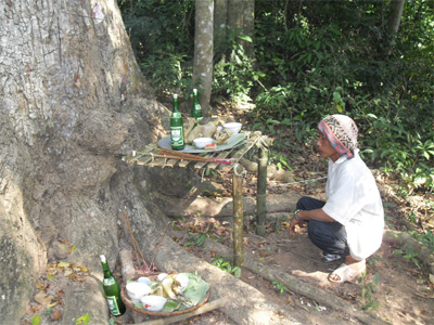 Lễ cúng thổ thần của người Nùng bản Khuôn Nghiều