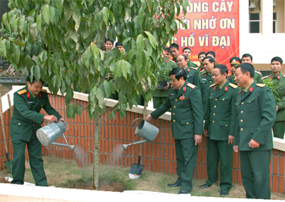 Bộ trưởng Phùng Quang Thanh kiểm tra, chúc Tết Đoàn M44