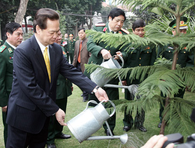 Thủ tướng Nguyễn Tấn Dũng làm việc và chúc Tết Bộ đội Biên phòng