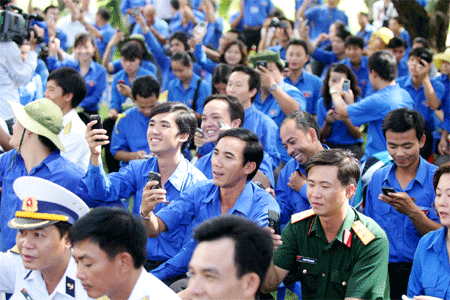 Triệu tin nhắn, triệu tấm lòng