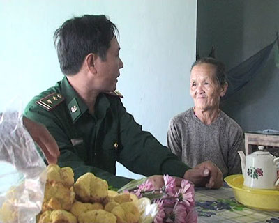 Thăm mẹ ngày cuối năm