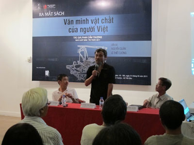 Hoạ sĩ Phan Cẩm Thượng viết về “Văn minh vật chất của người Việt”