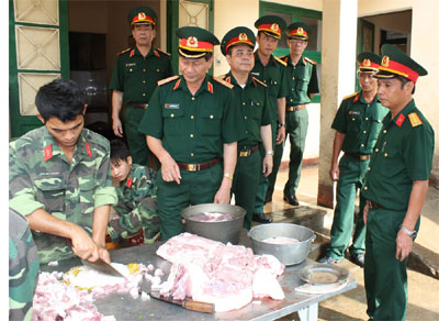 Tổng cục Hậu cần kiểm tra công tác bảo đảm hậu cần tại Đoàn H (Quân khu 5)