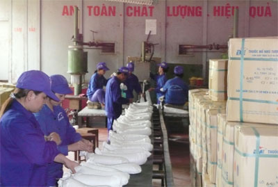 Xưởng còn sáng đèn, cán bộ chưa đi ngủ