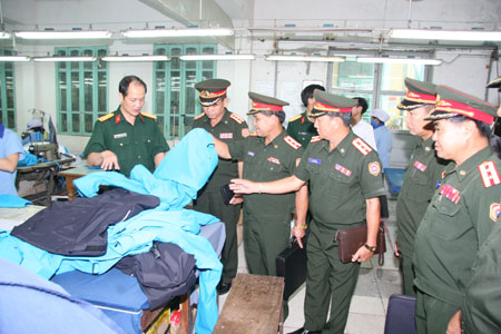 Cục Tham mưu-TCHC QĐND Lào thăm và làm việc tại Việt Nam