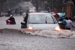 Bão số 5 áp sát đất liền, khu vực Hà Nội có mưa to