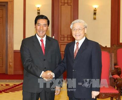 Tổng bí thư Nguyễn Phú Trọng tiếp Đoàn đại biểu Văn phòng Trung ương Đảng NDCM Lào