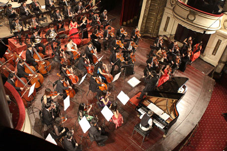 Biểu diễn tác phẩm âm nhạc nổi tiếng của nhà soạn nhạc người Đức Johannes Brahms