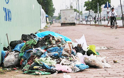 Người Hà Nội tuyên chiến với tệ đổ rác ra đường