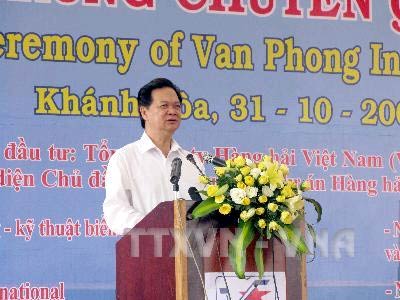 Thủ tướng Nguyễn Tấn Dũng phát lệnh khởi công