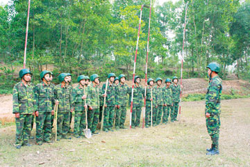 Suốt đêm “chiến đấu” với lửa rừng