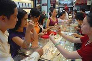 Thủ tướng yêu cầu hạn chế nhập khẩu, giảm mạnh nhập siêu