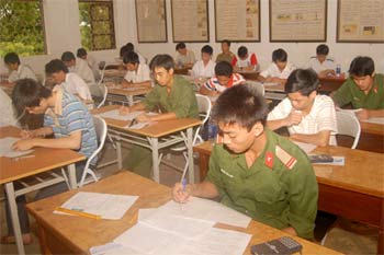 Ngày đầu ở các điểm thi tuyển sinh quân sự