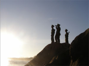 Vững vàng bên chân sóng