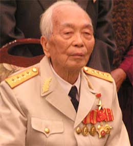 Đoàn đại biểu Ủy ban Trung ương MTTQ Việt Nam chúc thọ Đại tướng Võ Nguyên Giáp