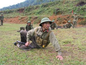 Luyện quân dưới nắng tháng Tám