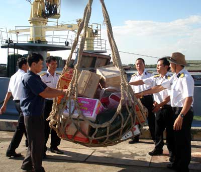 Chở Tết ra nhà giàn DK1