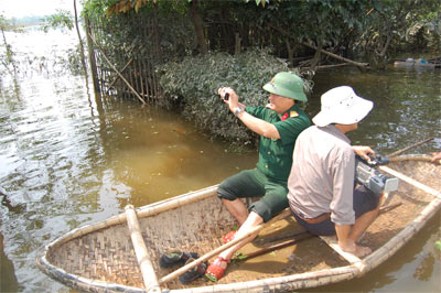 Tiếp thêm sức mạnh cho bộ đội “đánh giặc lũ lụt”
