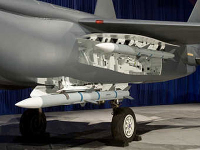 Hàn Quốc tham gia chế tạo khoang vũ khí cho Đại bàng chiến F-15SE