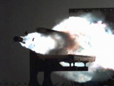 Hải quân Mỹ thử nghiệm thành công pháo ray điện từ trường