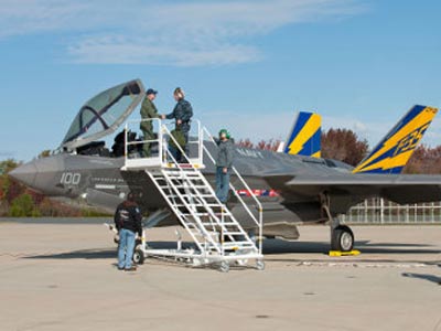 Lầu Năm góc công bố giá mới của chiến đấu cơ F-35