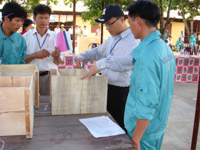 Nghịch cảnh người nghèo thành… “chủ nợ”