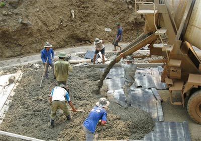 Mở đường tuần tra biên giới Nam Tây Nguyên