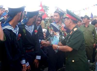 Tòng quân giữa mùa xuân