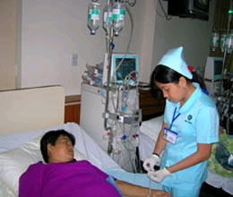 Bệnh nhân nghèo chạy thận nhân tạo thoát mức đồng chi trả 20%