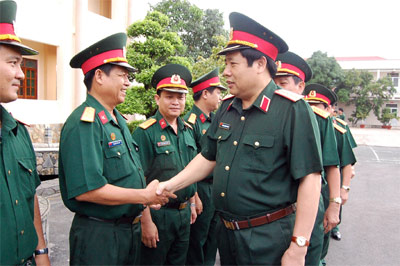 Bộ trưởng Phùng Quang Thanh thăm và làm việc tại Quân khu 9