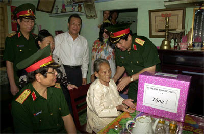 Đại tướng Phùng Quang Thanh thăm, kiểm tra và làm việc tại tỉnh Bình Thuận