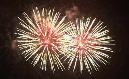 Trời Hà Nội rực rỡ pháo hoa