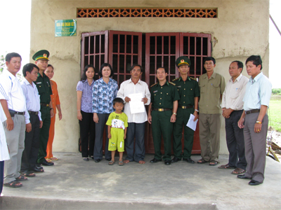 Mang niềm vui đến với đồng bào Stiêng