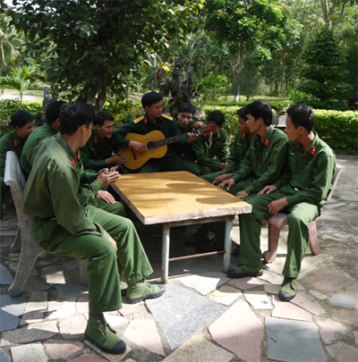 Những người “gửi tình yêu vào đất”