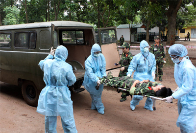 Diễn tập triển khai bệnh viện dã chiến truyền nhiễm