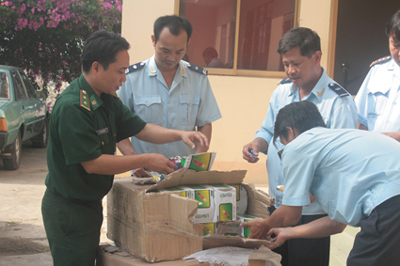 Dồn sức chống buôn lậu xăng, dầu qua biên giới