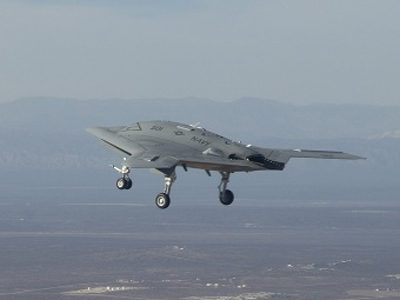 Mỹ: UAV hải quân X-47B thực hiện chuyến bay đầu tiên