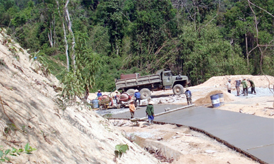 Mở đường xuyên Tết