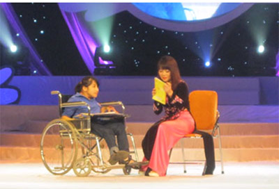 Cô gái khuyết tật vươt lên số phận