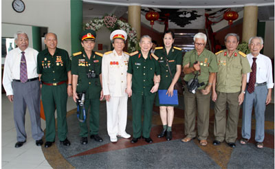 Gặp mặt truyền thống kỷ niệm 57 năm ngày thành lập sư đoàn 305